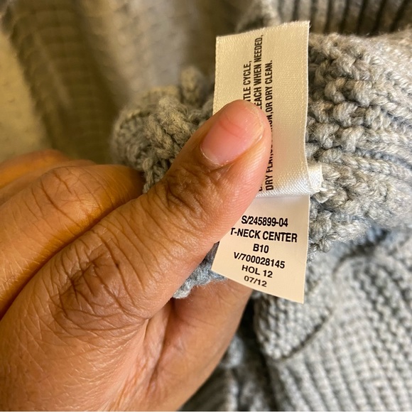 GAP Chunky Gray Cable Knit Turtleneck Sweater Mock Neck Medium - Picture 5 of 8